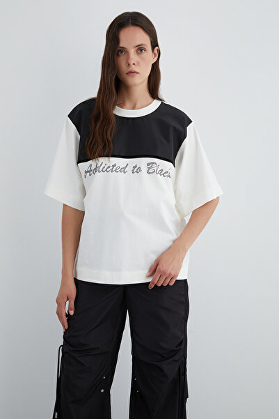 GİZİA Taş Baskı Detaylı Basic Tshirt