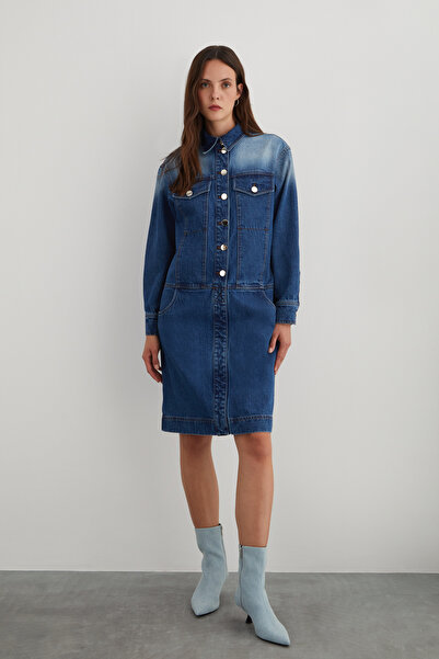 GİZİA Arka Beden Etiket Detaylı Düğme Kapama Ara Boy Jean Ceket Elbise