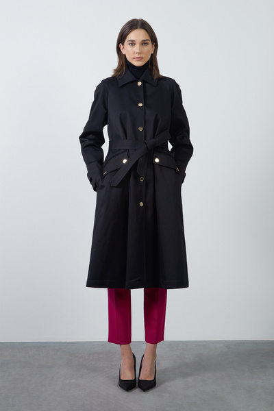 GİZİA Gold Çıtçıt Kapama Seyyar Kuşaklı Siyah Trenchcoat