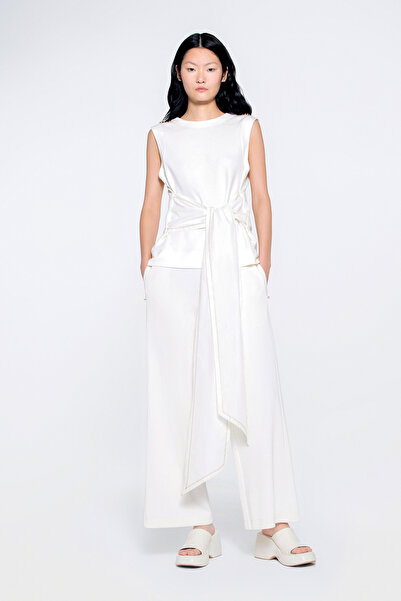 GIZIA SPORT Zikzak Süs Dikiş Bağlama Detaylı Ekru Kolsuz Bluz