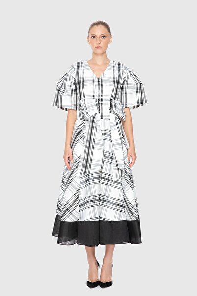 GİZİA Onu Fiyonk Detaylı Işlemeli Crop Bluz