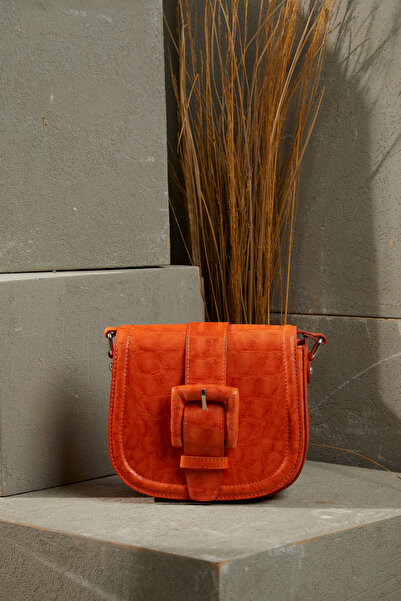 GİZİA Önü Kemer Tokalı Ayarlanabilir Saplı Desenli Turuncu Deri Çanta