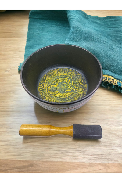 The Magıc of Healıng Bol tibetan de 18 cm - Clopot de meditație cu broderie colorată și ciocan