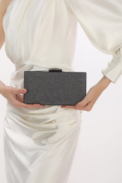 womenacs Βραδινό φόρεμα Clutch Clutch Silvery Platinum Χρώμα Γυναικεία τσάντα Χρήση στο χέρι και με μακρύ λουράκι