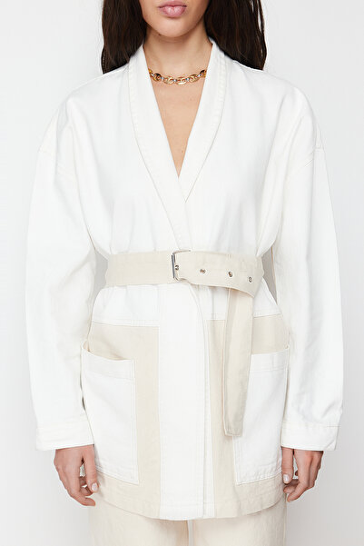 Trendyol Collection Fehér színű blokkolt öves, túlméretezett farmer dzseki TWOSS21CE0186