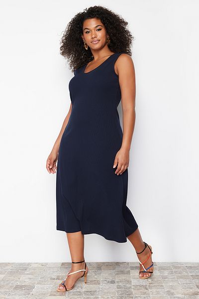 Trendyol Curve Marineblaues schnurgebundenes Midi-Strickkleid in A-Linie TBBSS24AH00130