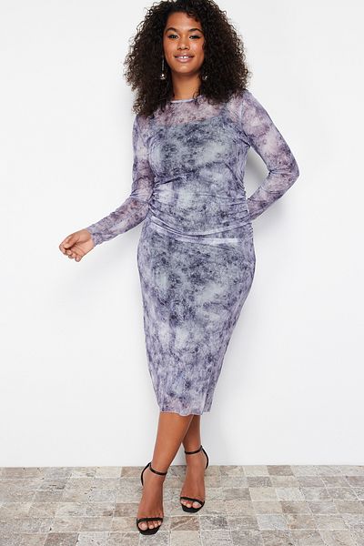 Trendyol Curve Graues Midi-Strickkleid mit Tüllmuster TBBSS24AH00058