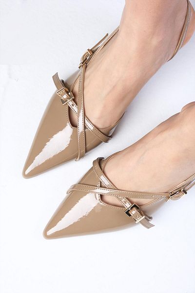 Mio Gusto Elita Mink Color Patent Leather Pointed Toe Heeled Shoes with Buckle Accessories