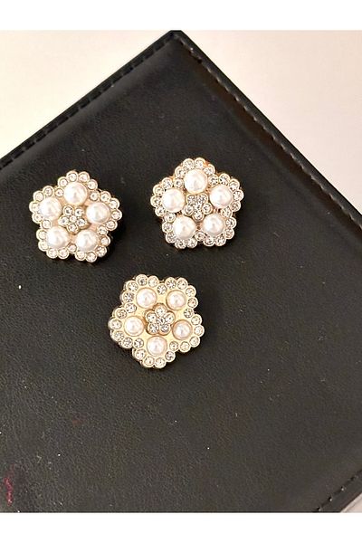 ODDA TASARIM ATÖLYESİ Gold button with pearl grains and crystal stones