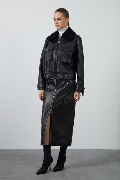 GİZİA Yakası Kürklü Kolları Fermuarlı Siyah Deri Ceket