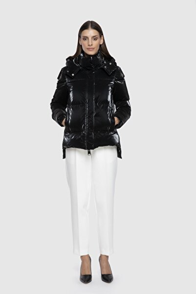 GİZİA Kapuşonlu Kısa Siyah Spor Şişme Mont