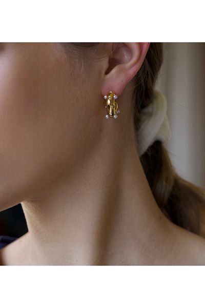 neslyaccessories حلق من الفولاذ المقاوم للصدأ مزين باللؤلؤ وحجر الزركون (1.7 سم)