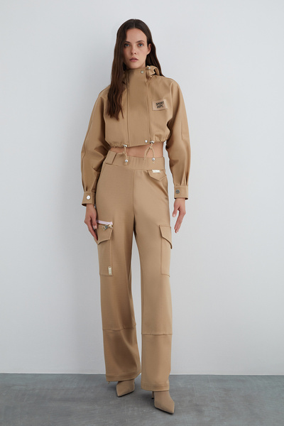 GIZIA SPORT Aplike Nakış Detaylı Kısa Kapüşonlu Ceket