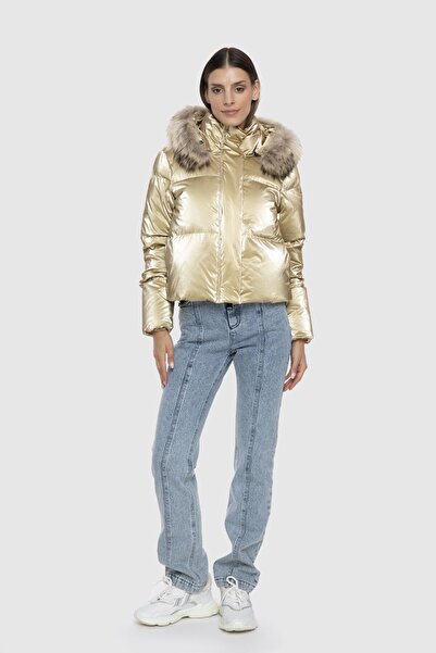 GİZİA Kürk Detaylı Kapuşonlu Bej Şişme Mont