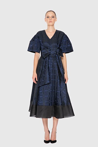 GİZİA Fiyonk Detaylı V Yaka Midi Lacivert Elbise