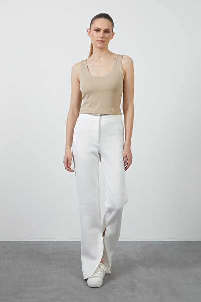 GIZIA SPORT Etek Ucu Etiket Detaylı Kolsuz Bej Kısa Bluz