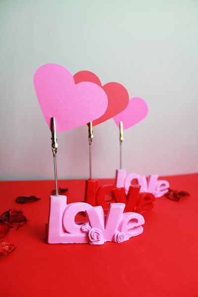 Mithbox Red Love Written Photo Holder Note Holder Note Holder for Lover