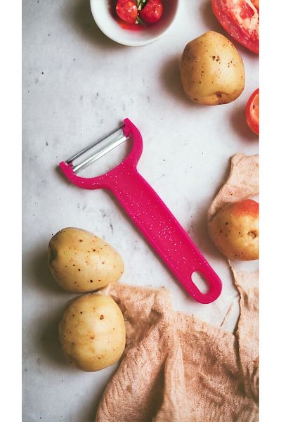 Solingen Stainless Steel Spout Peeler Fruit Vegetable Peeler Pink