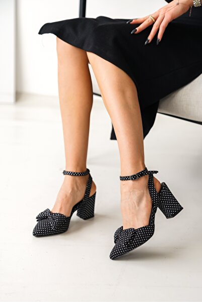 DİVOLYA Derin Siyah Puantiyeli Günlük Kullanım Sandalet