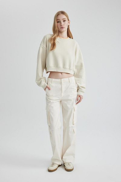 DeFacto Coool Crop Basic Solid Sweatshirt mit Rundhalsausschnitt C2116ax24sp