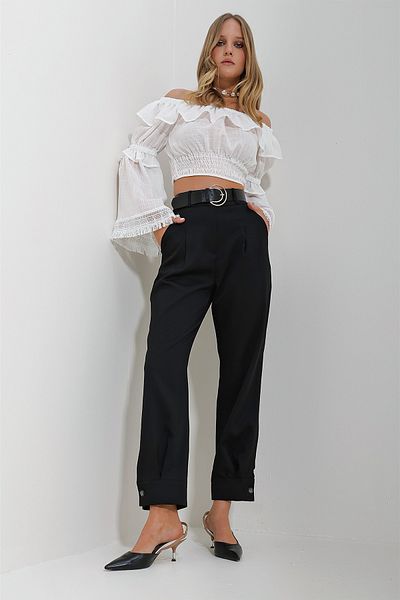 Trend Alaçatı Stili Women's Black Belted Waist Buttoned Double Pocket Double Fabric Woven Trousers ALC-X11623