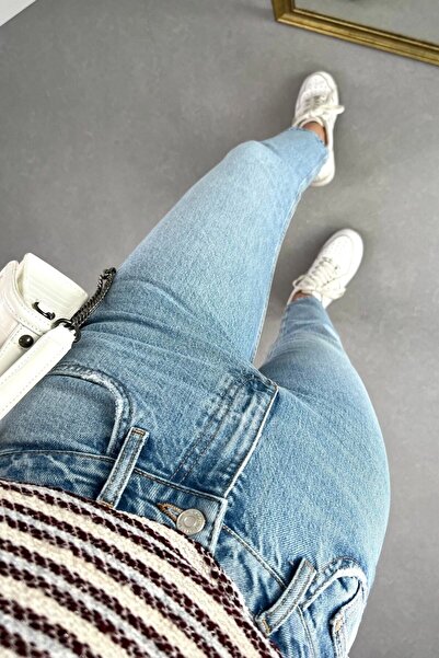 Geppetto Blugi Mom Lycra albastru deschis - Talie super înaltă, Spălare cu zăpadă acidă, Confort