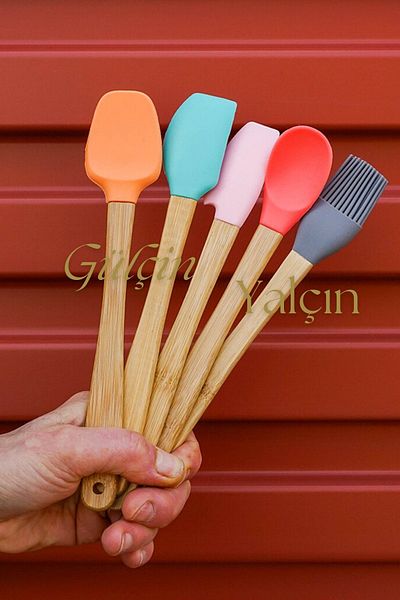 Gülçin Yalçın Silicone Wooden Handle 5-Piece Cake Preparation Set Spatula Oil Brush