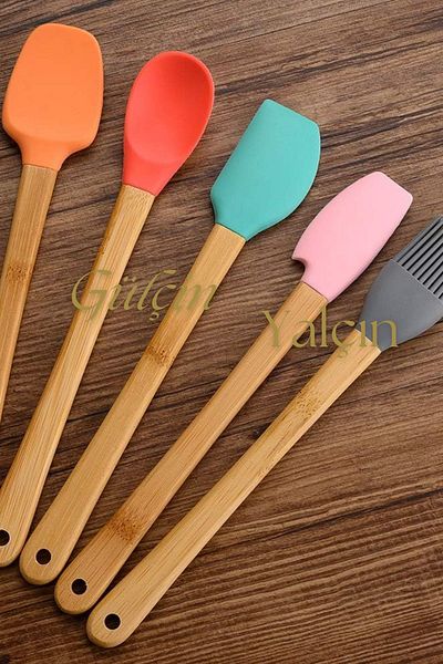 Gülçin Yalçın Silicone Wooden Handle 5-Piece Cake Preparation Set Spatula Oil Brush