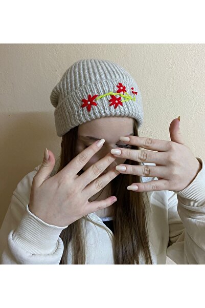 sema aksesuar Handmade Red Flower Embroidered Gray Beret - Valentine's Day Gift
