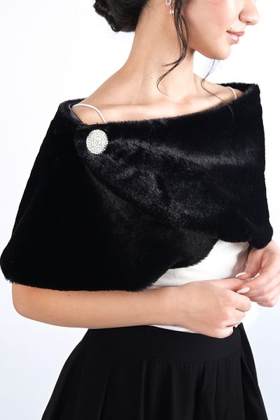 Limelia Simple Bridal Fur Black Etol with Soft Fur Round Brooch