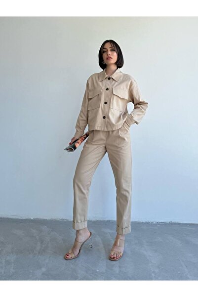 Laluvia Nerzfarbenes Hemd aus 100 % Baumwolle, Karottenhose, Gabardine-Set