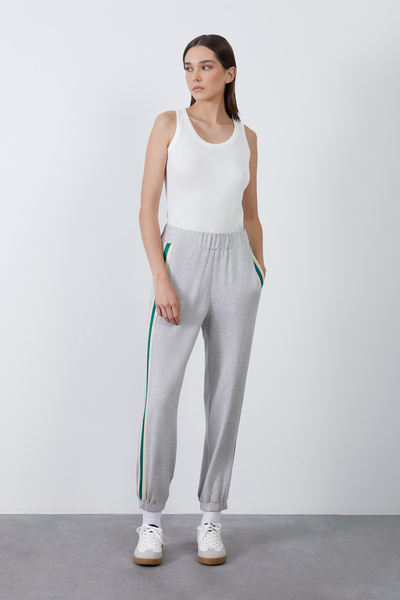 GİZİA Yanları Şerit Detaylı Paçası Lastikli Gri Eşofman