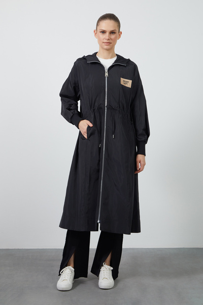 GIZIA SPORT Nakış Detaylı Kolları Triko Manşetli Uzun Siyah Ceket