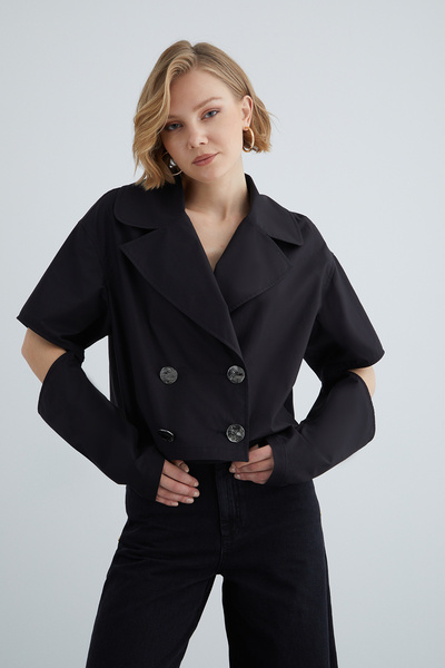 kı.we Metal Düğme Detaylı Kolları Pencereli Oversize Bluz