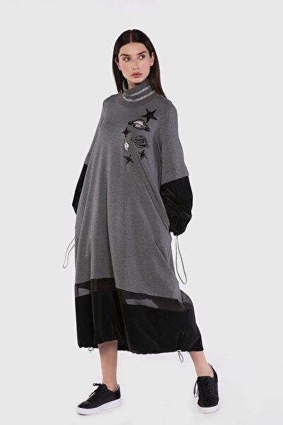 GIZIA SPORT Işleme Detaylı Transparan Şeritli Antrasit Elbise