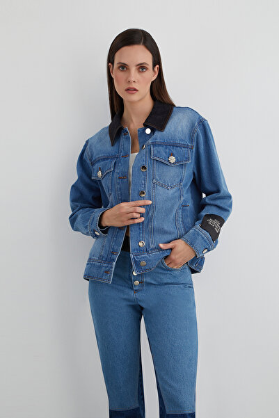 GİZİA Arka Beden Yırtık Yazı Efektli Taş Düğmeli Jean Ceket
