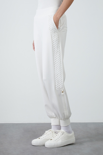 GİZİA Yanları File Detaylı Paça Bantlı Ekru Eşofman