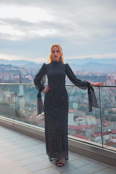 SpringStore Rochie de seară hijab cu mâneci negre și fundă cu pietre
