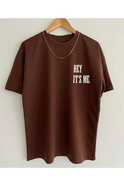 Pasage Голяма черна тениска с принт Hey It's Me