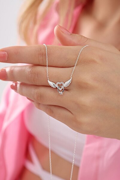 KAR DİAMOND 925 Ayar Gümüş Zincirli Zirkon Taşlı Melek Kanatlı Kalpli Tektaş Kolye