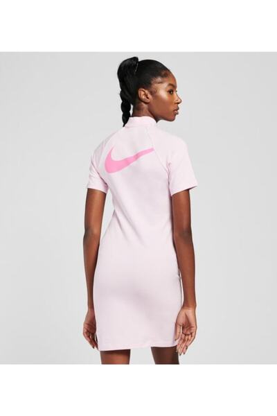 Nike Kadın Sportswear Swoosh