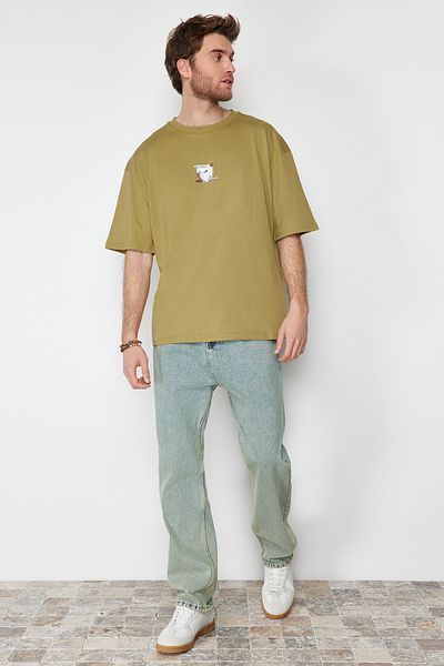 Trendyol Collection Βαμβακερό μπλουζάκι με στάμπα χακί χρώματος σκέιτμπορντ - TMNSS24TS00031