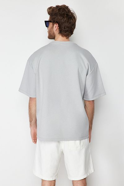 Trendyol Collection Graues, besticktes Oversize-T-Shirt mit Schlangenmuster – TMNSS24TS00018