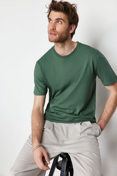 Trendyol Collection Tmavě zelené tričko Slim Fit Crew Neck – 100% bavlna Tmnss19Bo0001