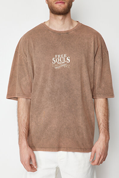 Trendyol Collection Καφέ Oversize Eagle εμπριμέ βαμβακερό μπλουζάκι - TMNSS24TS00006