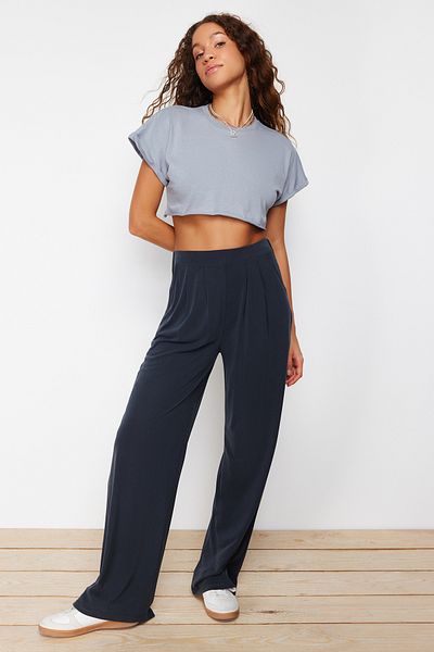 Trendyol Collection Anthrazitfarbene, weit geschnittene Premium-Strickhose mit weicher Struktur - TWOSS24PL00071