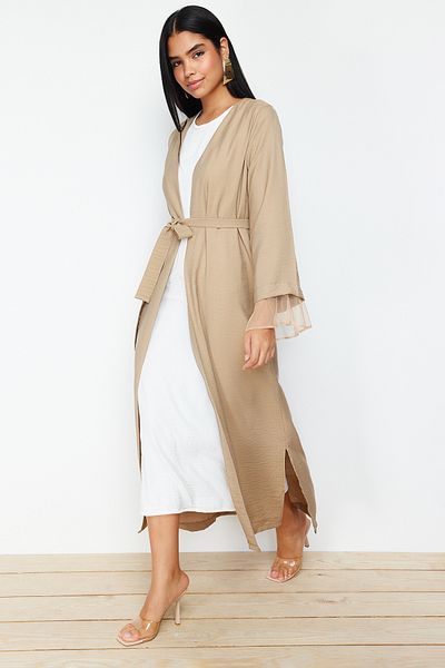 Trendyol Modest Gewebte Kappe mit Gürtel und Tülldetail in Nerzfarbe, Ferace und Abaya TCTSS24KF00010