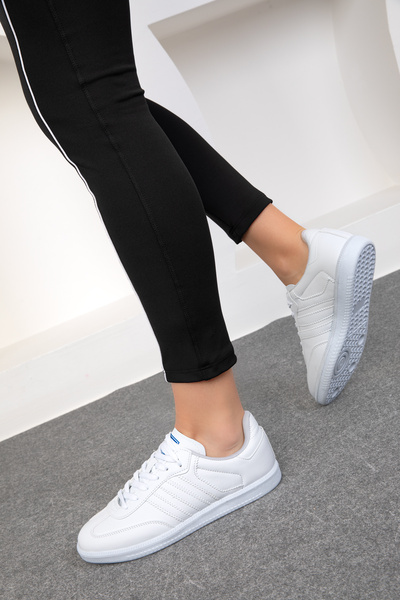 SOHO White Unisex Sneaker 18880