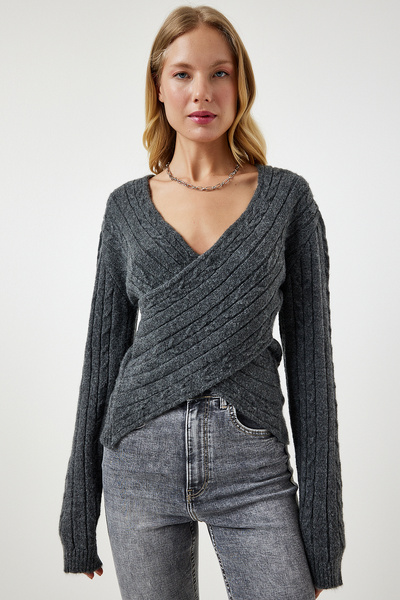 Happiness İstanbul Kadın Antrasit Anvelop Yaka Mevsimlik Triko Kazak PF00070