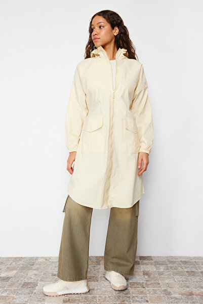 Trendyol Collection Ανοιχτό κίτρινο μακρύ αδιάβροχο παλτό - Oversize με κουκούλα, υδατοαπωθητικό TWOAW24MO00256